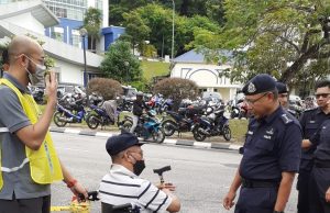 Proses mengundi awal anggota polis lancar, 35 peratus sudah keluar mengundi – Arjunaidi