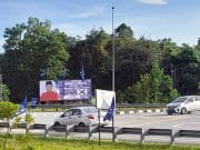‘Papan iklan tu kawan saya hadiahkan’ – Mohamad mohamad