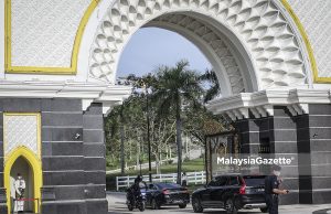 Perdana Menteri menghadap Agong 8.23 pagi