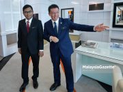 Nga Kor Ming Tunjuk Pejabat Timbalan Menteri Kepada Akmal Nasir