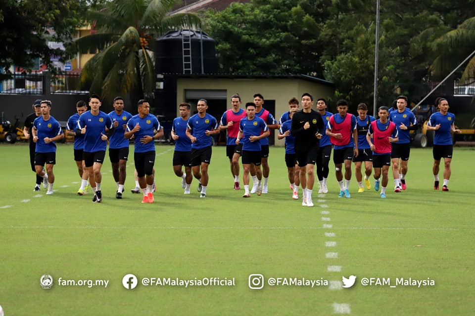 Tunku Ismail tinjau skuad Harimau Malaya berlatih