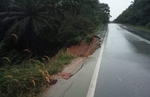 Jalan Sungai Ulu Tiram-Tebrau ditutup akibat tanah runtuh