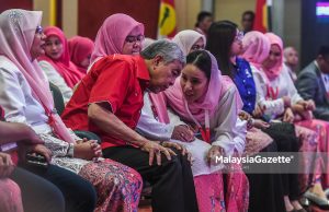 Bukan emosi, gesaan Zahid demi pertahan maruah parti, akar umbi – Puteri UMNO