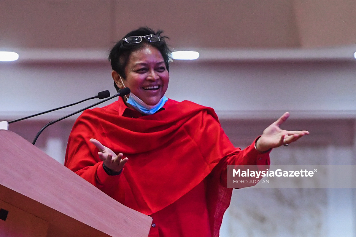 Biarpun tewas, Azalina tetap setia pada UMNO