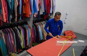 Tukang jahit ‘rancak’ terima tempahan baju raya