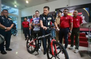 Hari Polis ke-216: Jom berbasikal malam di ibu kota