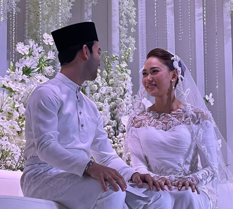Raysha sah isteri pelumba kereta Formula 2