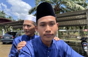 Banjir bukan penghalang penduduk Kampung Selulun tunaikan solat Jumaat