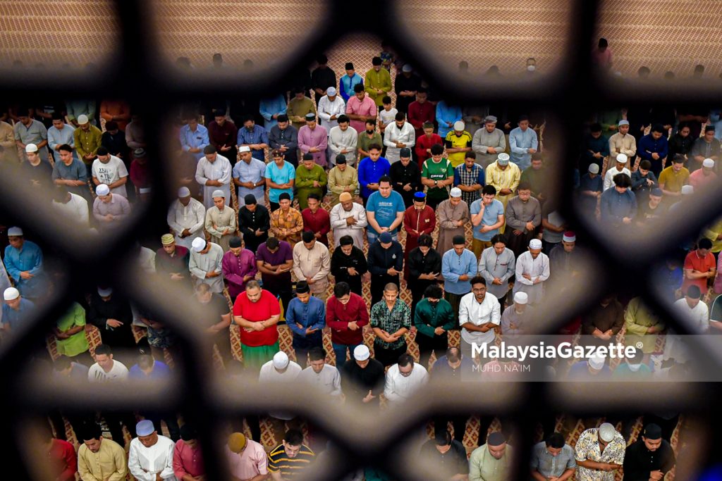 Malam Pertama Solat Sunat Tarawih