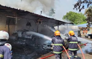 10 kereta milik pelanggan untuk kegunaan Aidilfitri terbakar