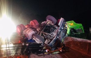 Kelindan maut tersepit, lori terbabas di Bentong