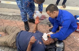 Penunggang motosikal langgar lari polis diburu