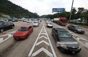 Aliran trafik mulai perlahan, kenderaan bertambah di lebuh raya utama
