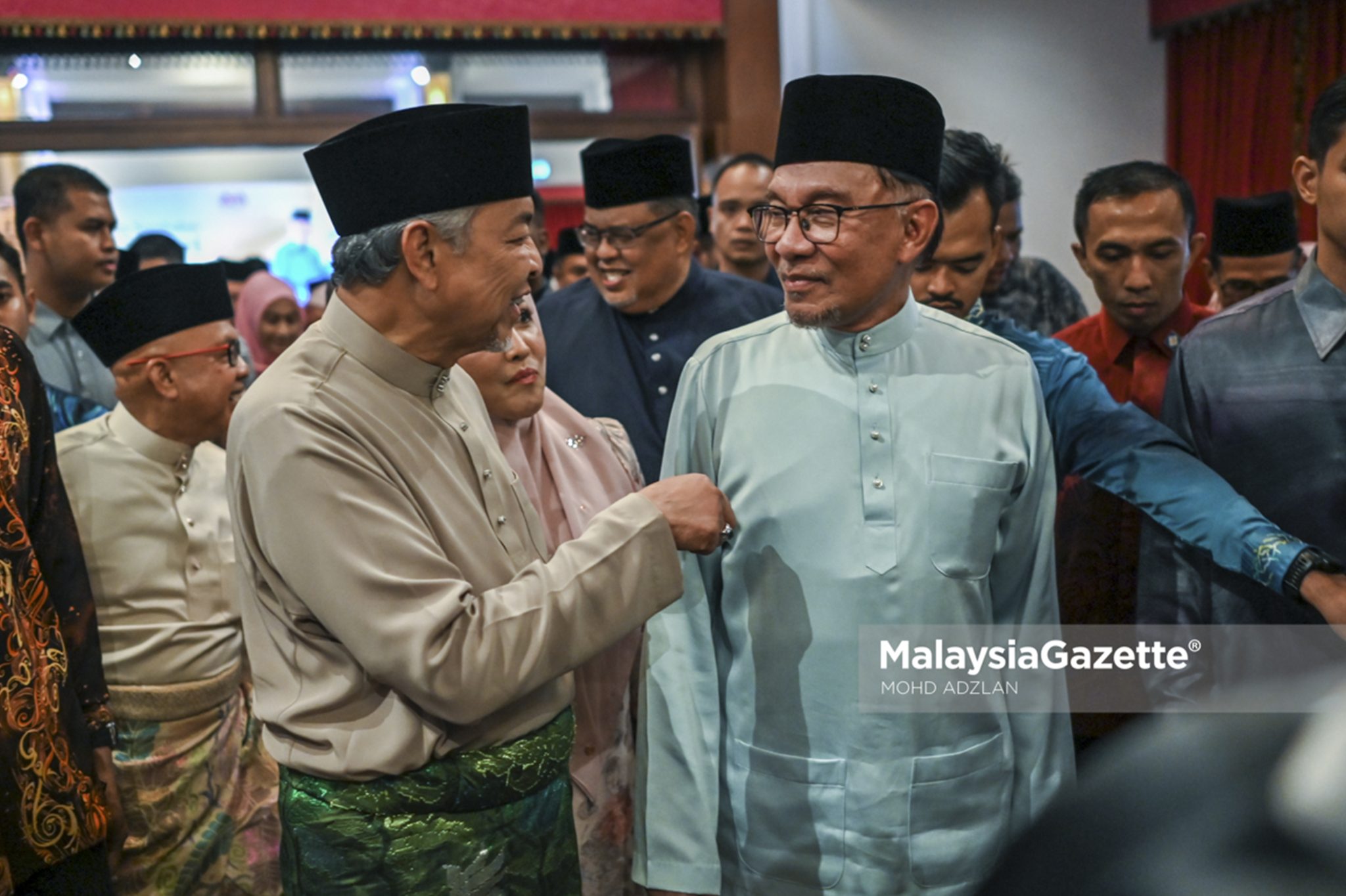 Anwar Hadir Majlis Sambutan Aidilfitri Bersama TPM