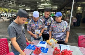 Kumpul lebihan makanan dari bazar untuk moreh masjid, surau