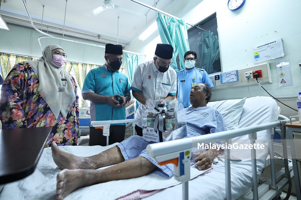 Maiwp Sampaikan Sumbangan Rahmah Madani Aidilfitri Kepada Pesakit Hkl