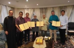 Pemimpin Pas tandatangan Proklamasi Orang Melayu depan Tun M