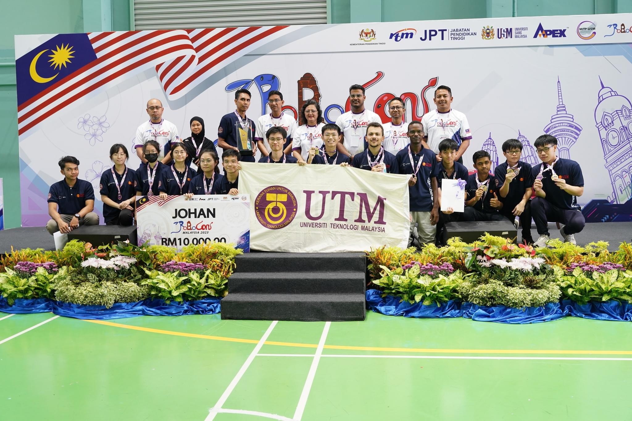 UTM B Juara Robocon