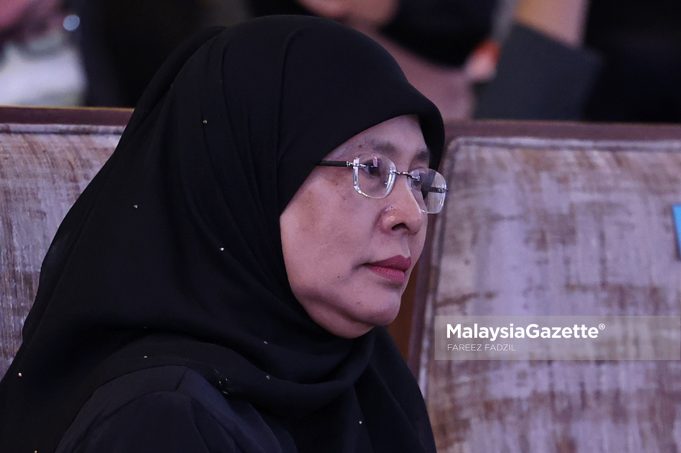 PERSIDANGAN ANTARABANGSA UNDANG-UNDANG MALAYSIA hakim kritikan