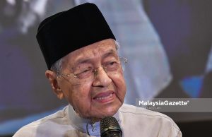 Tunjuklah bukti saya bersalah, curi wang rakyat – Mahathir