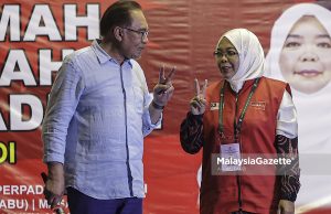 Jangan jadikan kalimah Allah isu politik – Anwar kalimah Allah