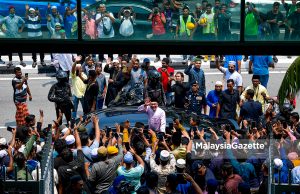 PM solat Jumaat di Masjid Alam Shah