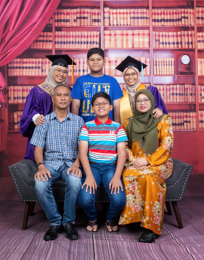 Ak Rimi Dua beradik rai konvokesyen bersama