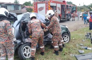 Datuk bawa cucu maut dirempuh lori