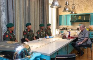 Sultan Johor terima taklimat perkembangan Rejimen Gerak Khas