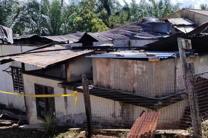 Rumah Hangus Dijilat Api Di Triang