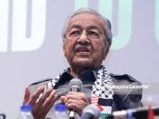 Buktikan saya rasuah Agong hingga RM1 bilion – Tun M