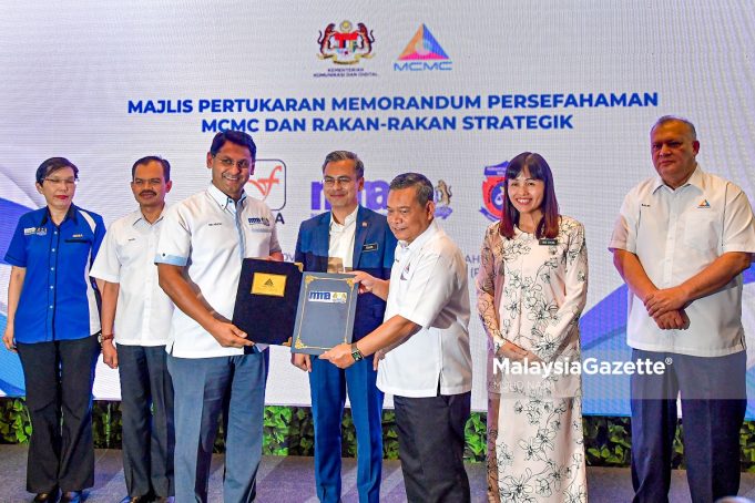 MGF291102023_FAHMI FADZIL PERTUKARAN MOU-4