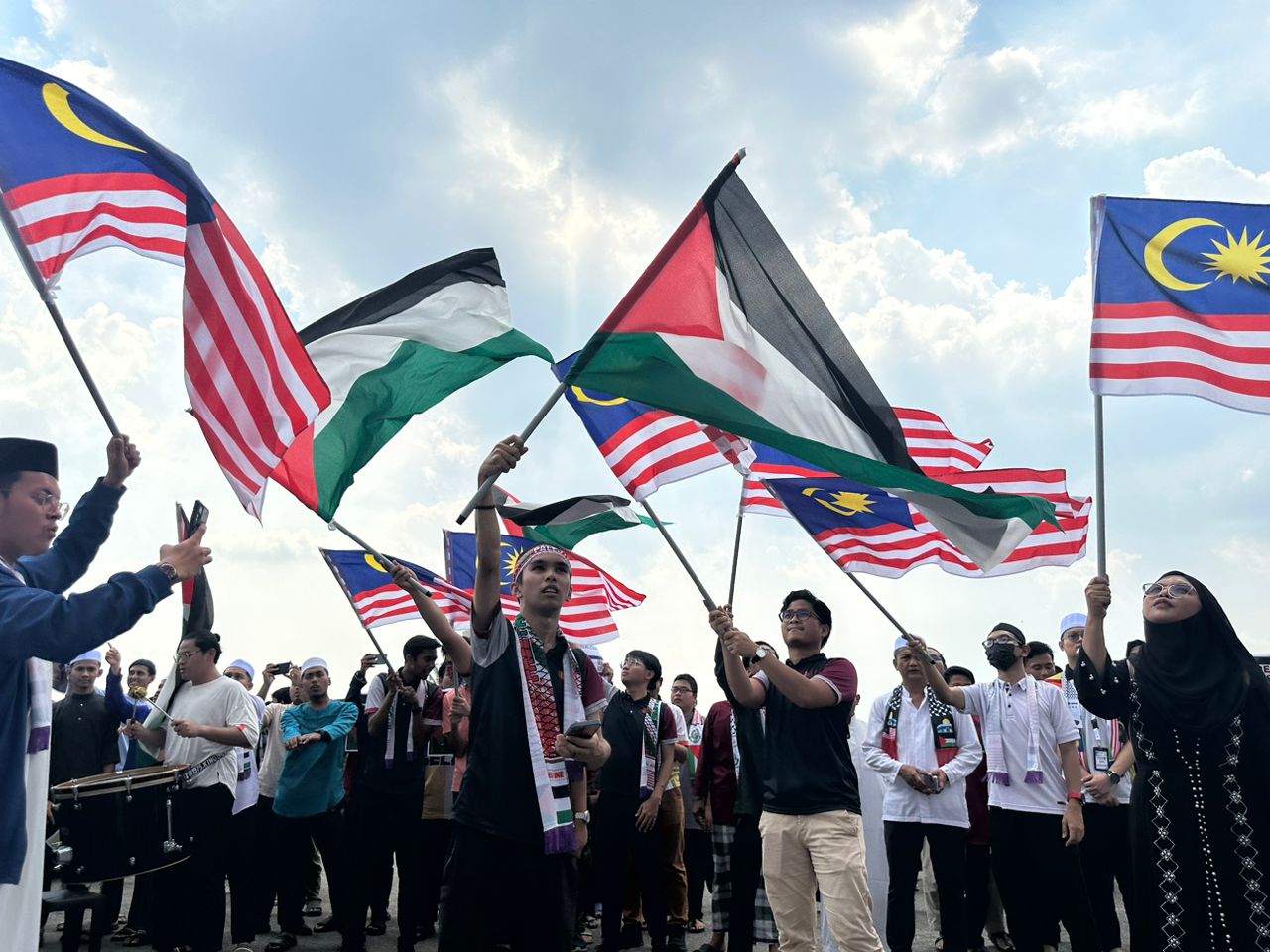 1,000 warga UTM pamer sokongan melalui perhimpunan Solidariti UTM bersama Palestin
