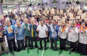 313 penduduk Merchong terima LPS untuk tanam padi