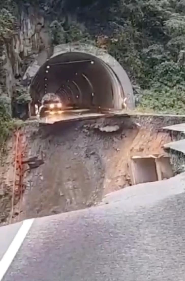 Polis nafi tanah runtuh di Terowong Genting Sempah