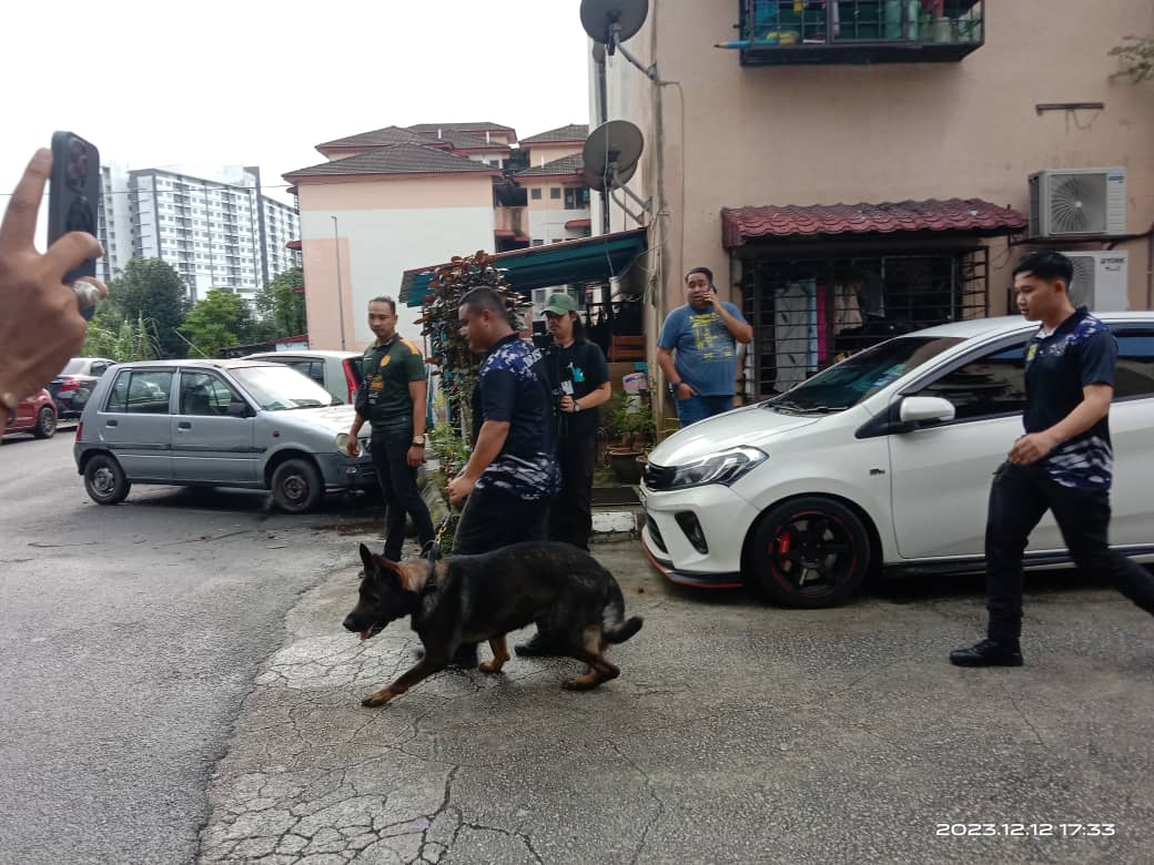 Anjing K9 periksa blok kediaman Zayn, sedut air anak sungai cari bukti