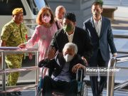 Daim hadir berkerusi roda ke mahkamah