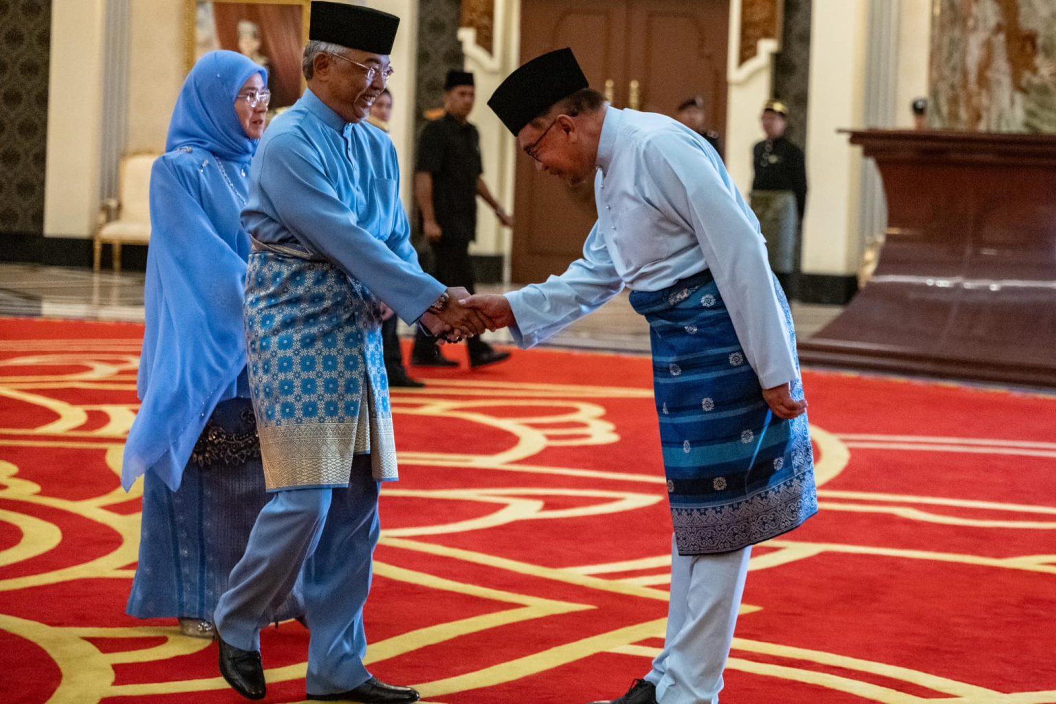 Agong, Raja Permaisuri Berangkat Ke Majlis Jamuan Teh Diraja