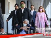 MGNews: Tun Daim Berkerusi Roda Ke Mahkamah