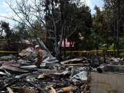 8 penghuni nyaris rentung, dua rumah terbakar