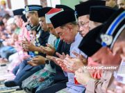 Anwar Solat Jumaat di Masjid Jamek