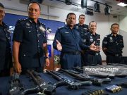 11 pengawal keselamatan ditahan bawa balik senjata api