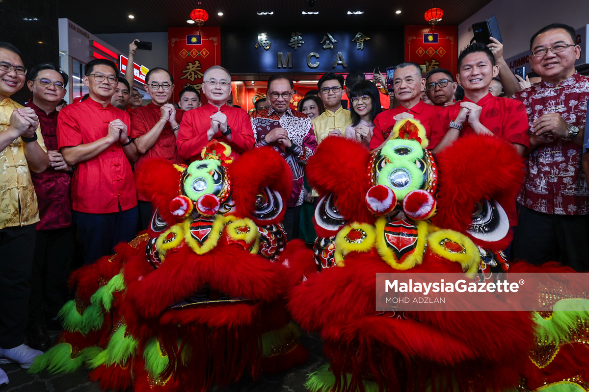 Sambutan Rumah Terbuka MCA meriah dengan kehadiran PM