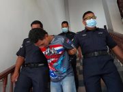 Majikan didakwa pegang peha pekerja