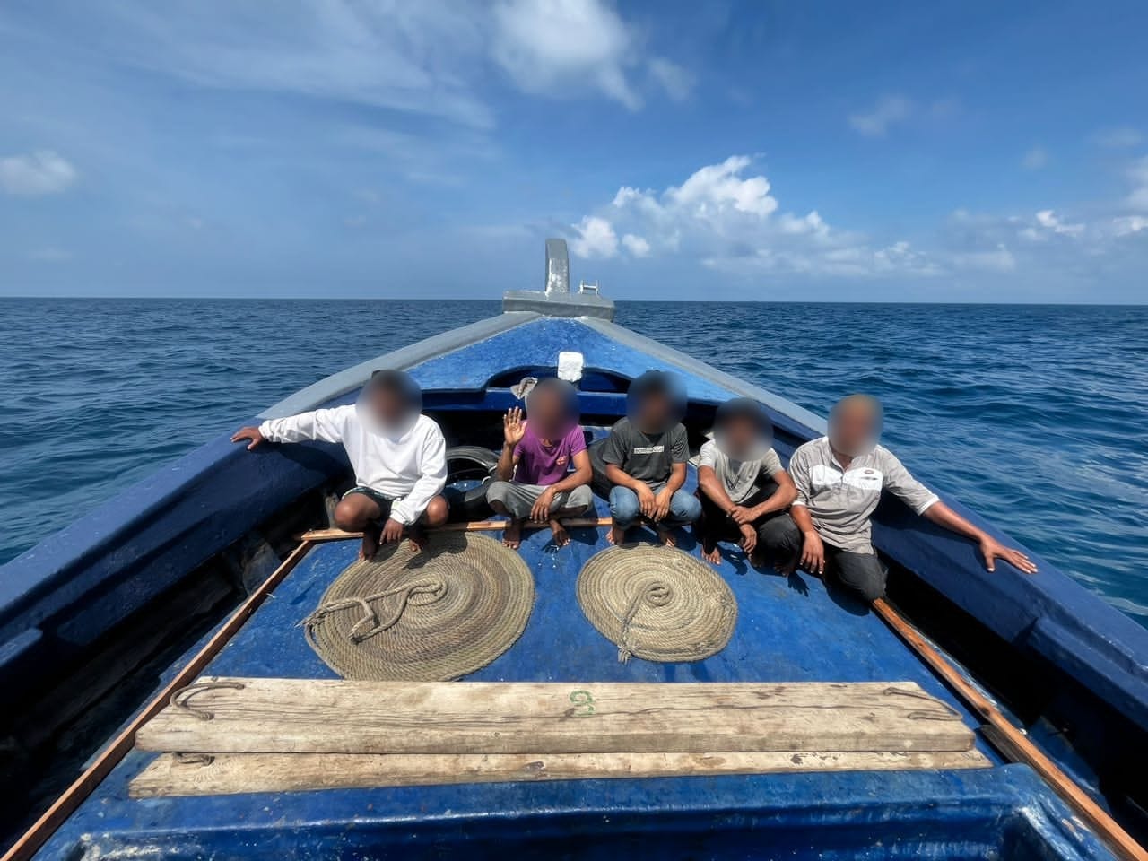 Bot kargo Indonesia bawa muatan pasir ditahan
