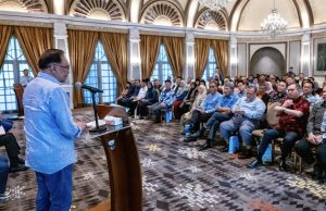 Anwar ingatkan ahli Parlimen jaga tatasusila, kualiti perbahasan
