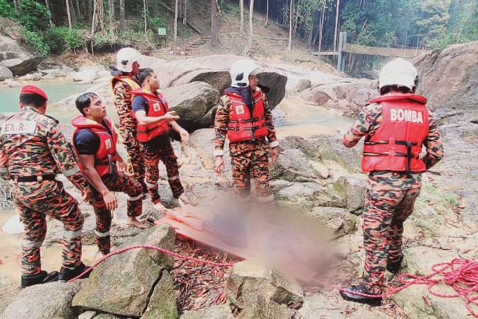 Remaja lemas ketika mandi air terjun Sungai Pandan