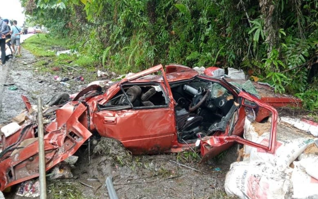 Dua Maut, Lima Parah Kereta Bertembung Lori Di Sandakan