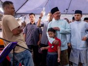 Insiden lempar bola api ke KK MART: Jangan ambil tindakan sendiri – PM