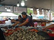 Hidangan kerang gergasi dapat sambutan